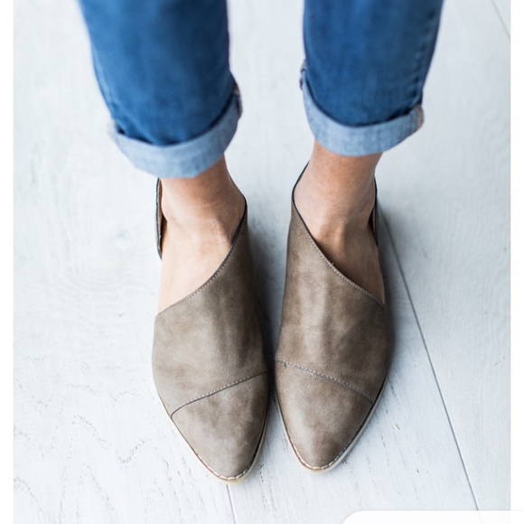 Shoes - Boutique Royale Cut-Out Flats